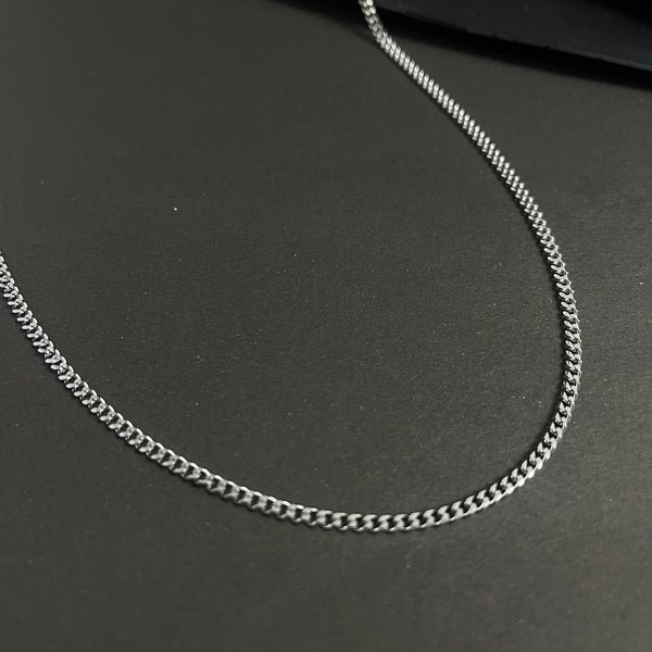 1.5mm_thin_silver_curb_link_neck_chain_for_men_online_in_Pakistan_3