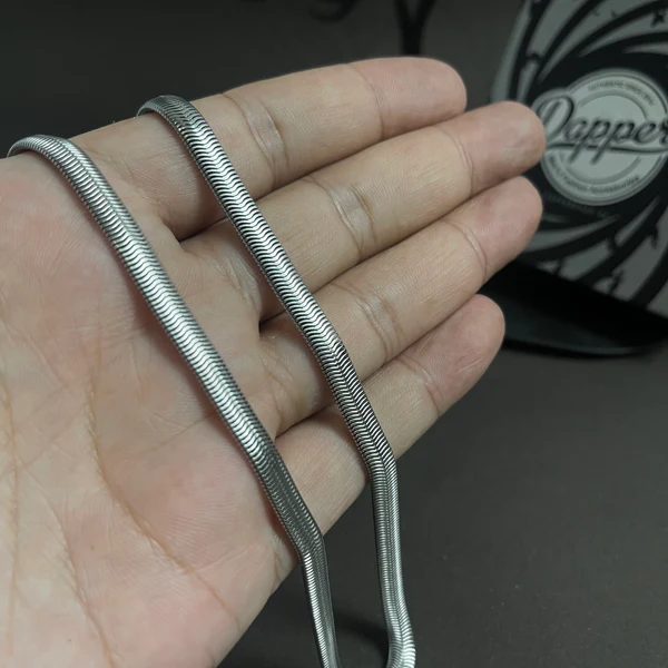 5mm_silver_snake_neck_chain_for_men_women_online_in_Pakistan_3