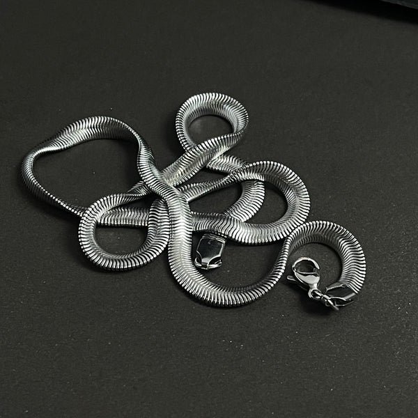 5mm_silver_snake_neck_chain_for_men_women_online_in_Pakistan_4