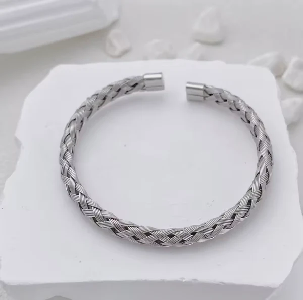 Silver_Braided_Kara_Bracelet_For_Men_Online_In_Pakistan_1